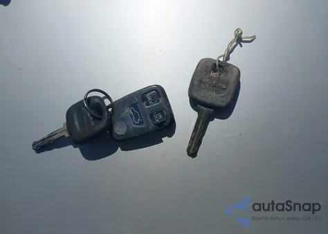 2000 Volvo S70 Se z USA, uszkodzony, nr VIN YV1LS61J9Y2639554